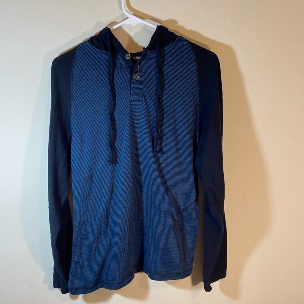 Distortion Black Top Pull Over Hooded Size Large